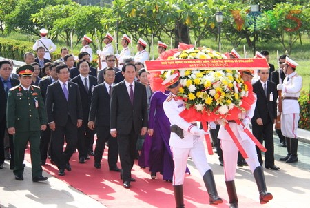 Президент Вьетнама продолжает государственный визит в Лаос - ảnh 1